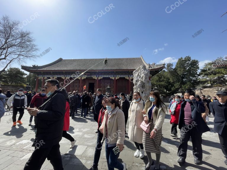 旅游类：颐和园里的游客